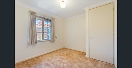 Charming Villa with Serene Surroundings - Photo 4