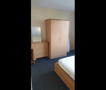 Room in a Shared House, Hathway Walk, BS5 - Photo 3