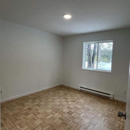 1 CH - 1 SDB - Saint-Charles-Borromée - $1,150 /mo - Photo 4
