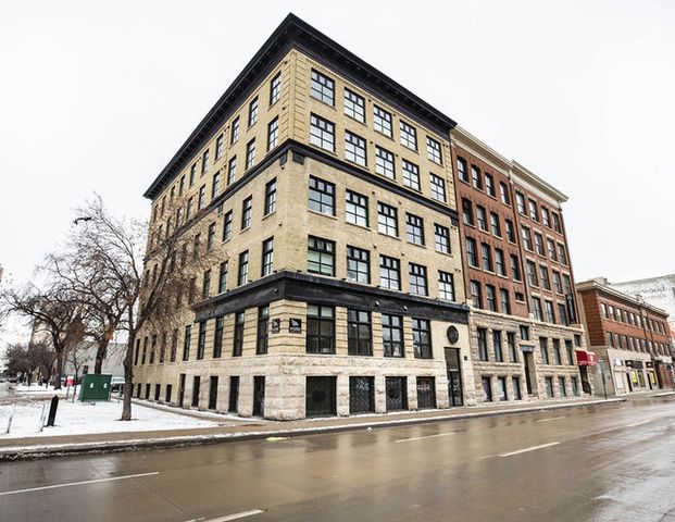 Bell Block | 370 Donald Street, Winnipeg - Photo 1