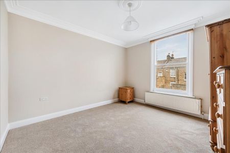 3 bedroom flat to rent - Photo 3