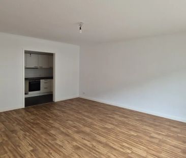 Moderne und großzügige Wohnung - Foto 1