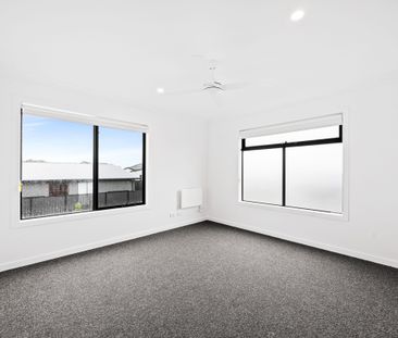 Contemporary Living in Mickleham - Photo 1