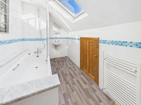 4 bedroom terraced house to rent - Photo 5