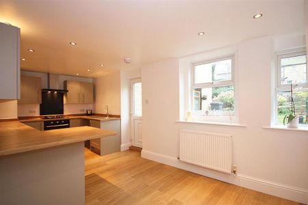 3 bedroom terraced house to rent - Photo 5