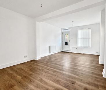 3 bedroom end of terrace house to rent - Photo 1