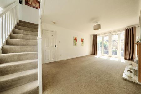 3 bedroom terraced house to rent - Photo 3