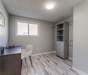For Lease - 238 B Northlake Drive, Waterloo, Ontario - Photo 2