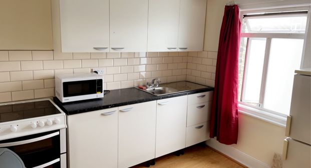 Room in a Shared House, Hornsey Park Road, N8 - Photo 1