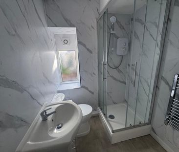 2 bedroom flat to rent - Photo 6