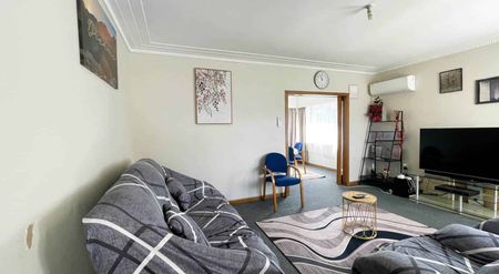 Bright Family house In Central Location - Photo 4