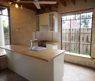 UNIQUE 5X1 HOME IN LOVELY ACSOT ESTATE - Photo 2