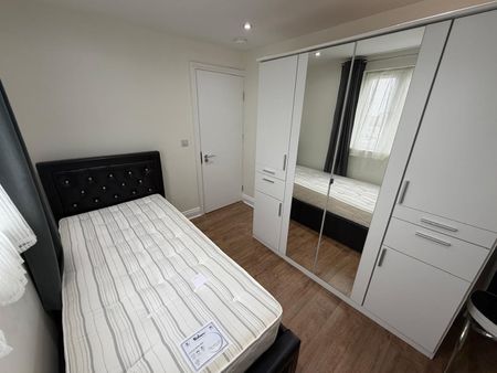 Room in a Shared House, Gospatrick Road, N17 - Photo 4