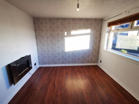 16 Thirlestane Place, Ballumbie, Dundee - Photo 4