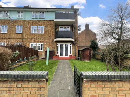 1 bedroom ground floor flat to rent - Photo 2