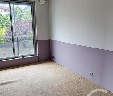Location Appartement 3 pièces 90m² CHAMALIERES 63400 - Photo 5