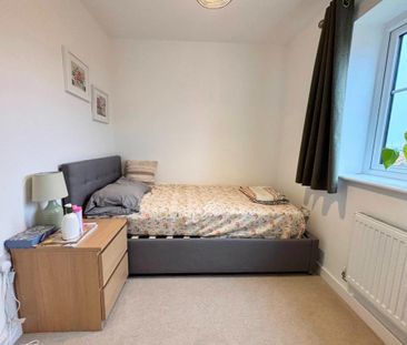 4 bedroom detached house to rent - Photo 4