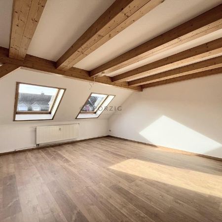 Wohnkomfort unter dem Dach – Dachgeschosswohnung mit Tageslichtbad - Foto 4