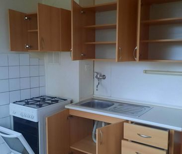 pronájem bytu 1+1 v 5.patře panelového domu v centru - nábřeží Závo... - Фото 1