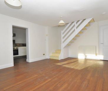 2 bedroom semi-detached house to rent - Photo 2