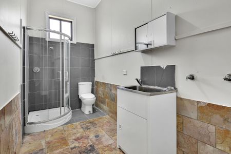 Neat & Comfortable 2-Bedroom Granny Flat - Photo 5