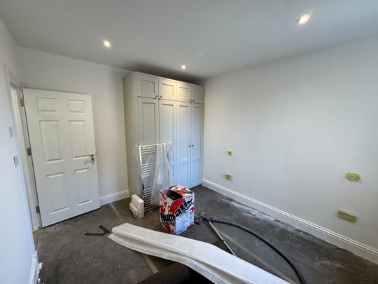 2 Bed Flat, Petley Road, W6 - Photo 1