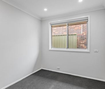 CHARMING FAMILY HOME! - Photo 3