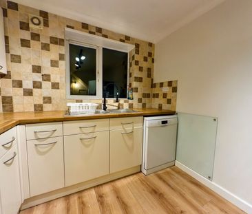 3 Bed Maisonette, Cobden Marine Court, SO17 - Photo 6