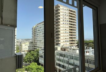 4 Bedroom Apartment with a view, Restelo, Lisboa