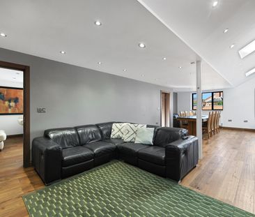 Overstrand Close, NG5 - Photo 1