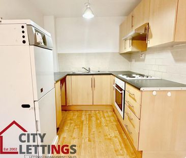 2 bedroom ground floor flat to rent - Photo 3