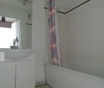 Location Appartement 2 pièces 43m² HERICOURT 70400 - Photo 5