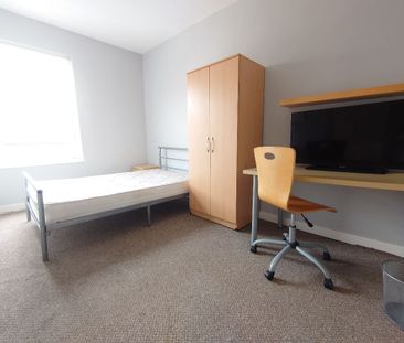 Holland Street, Fairfield. - Photo 2