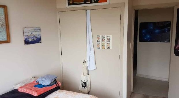 Modern 3-Bedroom Flat - Photo 1