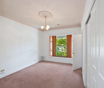 CHARMING FEDERATION STYLE TOWNHOUSE - Photo 3