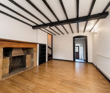 2 Bed Cottage, West Wycombe Rd, High Wycombe, HP12 3AB - Photo 2