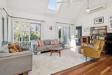 Peaceful Coastal Abode In Shoreham - Photo 2