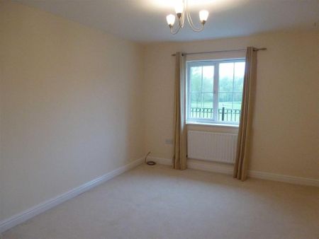 5 bedroom detached house to rent - Photo 4