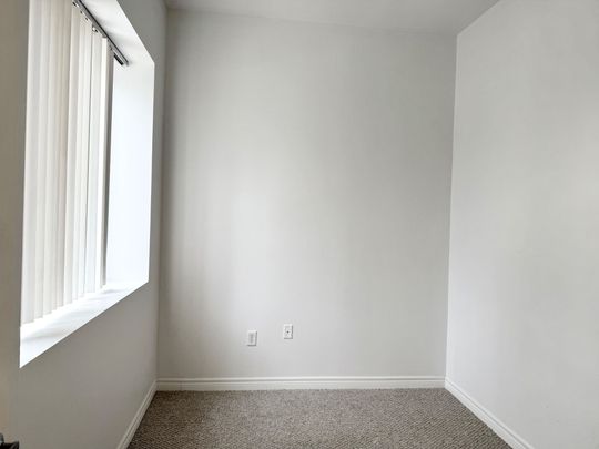 For Lease - 6365 DRUMMOND Road Unit# 114, Niagara Falls, Ontario - Photo 1