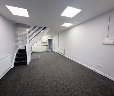 2 bedroom end of terrace house to rent - Photo 5