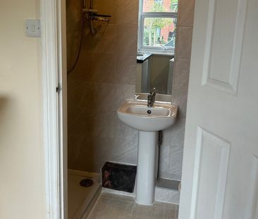 Room in a Shared House, Green Lanes, N13 - Photo 4
