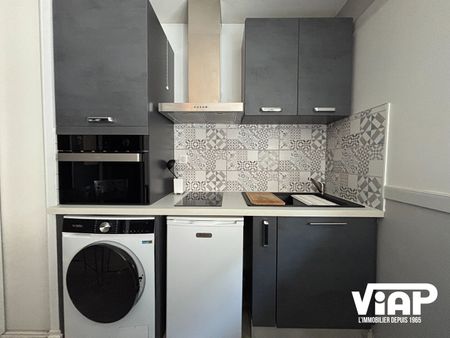 STUDIO MEUBLE EN HYPER CENTRE A PROXIMITE DE LA MAIRIE - Photo 4