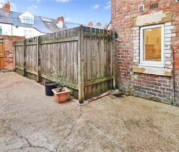 2 bedroom flat to rent - Photo 6