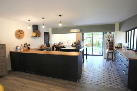 House - Photo 5