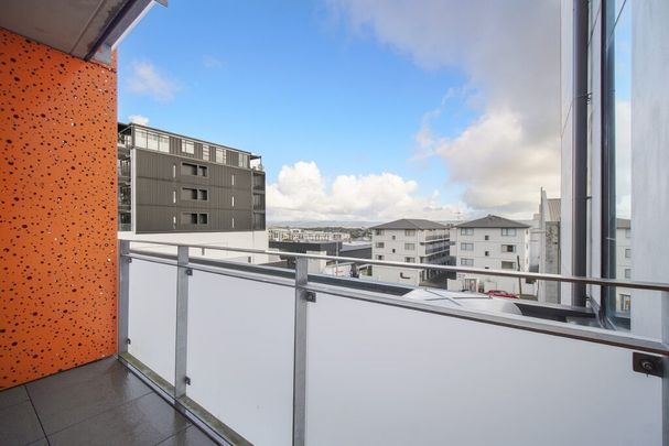 The Orange - Photo 1