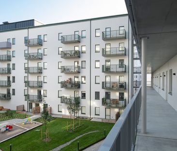 Klaksviksgatan, Kista - Photo 3