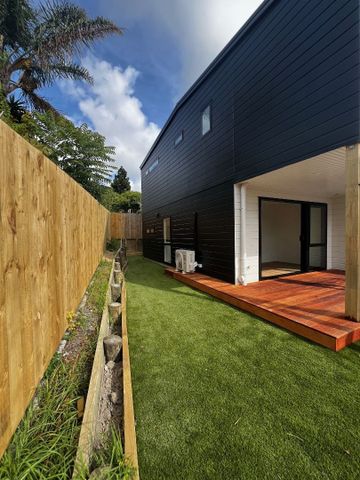 1 year old 2 bedroom 2.5 bathroom on Divich - Photo 2