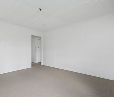 Great Location, Neat and Tidy - Photo 3
