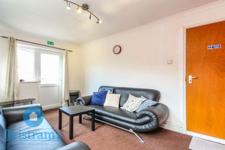 1 bed Shared House for Rent - Photo 2