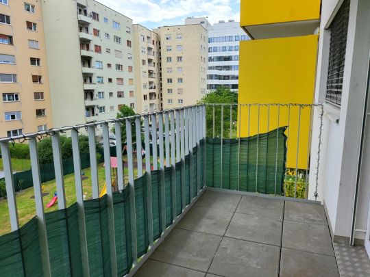 Unbefristete 3-Zimmer-Wohnung mit Küche und Balkon! - Photo 1